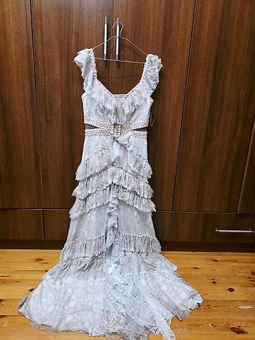 qizil satisi: 1 defe geyilib. yenidir. 50 manata satilir. L beden — 6