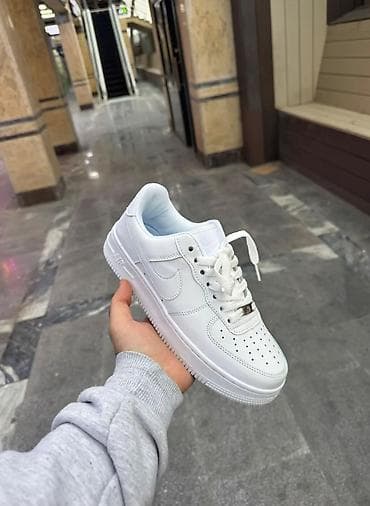 Ağ rəng premium air force - Material: hamar sintetik dəri üst hissə