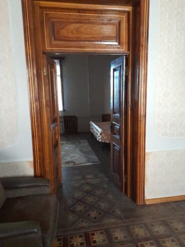 дом с цокольным этажом и гаражом: 9 otaq, 264 kv. m, Kredit var, Orta təmir — 15