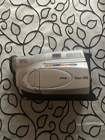 kansaner işlənmiş: JVC Super VHS (S-VHS-C) rəqəmsal videokamera - 800x Digital Zoom — 1