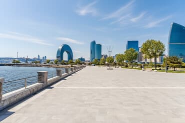 yeni gunesli satilan evler: Bakı, Ağ şəhər, 3 otaqlı, Köhnə tikili, m. Xətai, 70 kv. m — 1