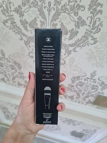 koja yubka: CHANEL Les Pinceaux – Foundation Brush N°100 - Məhsul: Tonal krem — 2