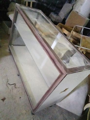 Soyuducu avadanlığı: Şüşə vitrin stend - Material: ön, yan və üst hissələri şüşə; karkas — 3