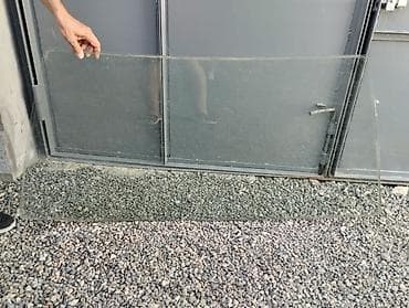 Satılır şüşə panel. Böyük ölçülü, şəffaf şüşədir. Düzbucaqlı