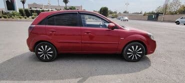 купить чехлы на авто: Kia Rio – hetçbek kuzov, qırmızı rəng. - Markası/modeli: Kia Rio — 5
