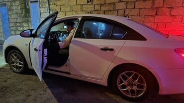 chevrolet azerbaijan satis merkezi: Chevrolet Cruze: 1.6 l | 2010 il 220000 km Sedan — 13