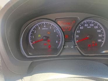 ucuz avto: Nissan Note, qara rəng, 5 qapı, şəhər üçün kompakt və ekanom maşındır — 9