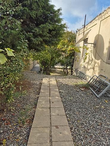 azfen sumqayit: Həyət evi satılır/ Xüsusiyyətlər: - Kürsülü, monolit-fundamentli — 6