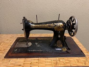 antik pullar: Satılır: 120 ilə yaxın yaşı olan original Singer ayaqla işləyən tikiş — 4