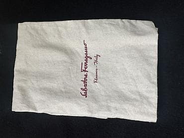 Salvatore Ferragamo ipək şərf - Material: 100% ipək (etiketdə — 1