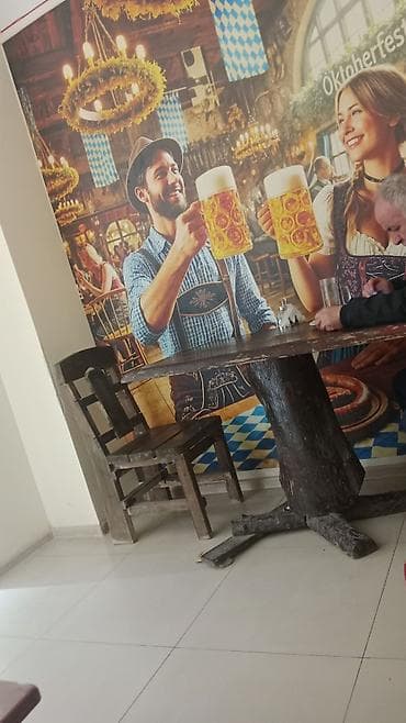 Anbar: Ofisiant tələb olunur — 1