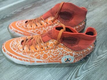 Dəbilqələr: Butslar Ölçü: 40, İşlənmiş — 1