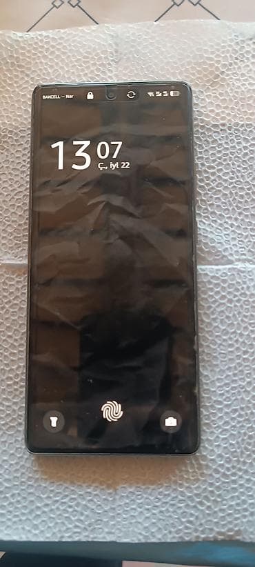 mikro naushnik: Smartfon – 3 arxa kamera modullu, ön kamerası ekranın yuxarı — 3