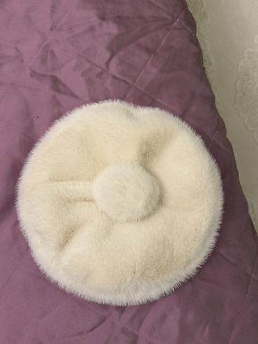 Ağ rəngli süni kürklü beret papaq - Brend: MNG (etiketdə göstərilir) lalafo.az -da Ağ rəngli süni kürklü beret papaq - Brend: MNG (etiketdə göstərilir)