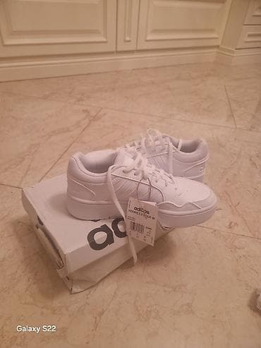 krosofka: Adidas, Ölçü: 39, rəng - Ağ, Yeni — 1