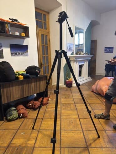 Repetitorlar: Vaunguard firmasının professional tripodu əla vəziyyətdədir. Vakum — 1