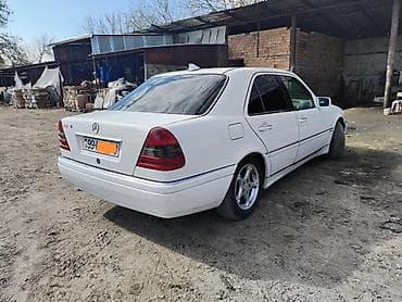mercedes 190 1995: Mercedes-Benz C-Class: 2 l | 1995 il Sedan — 5
