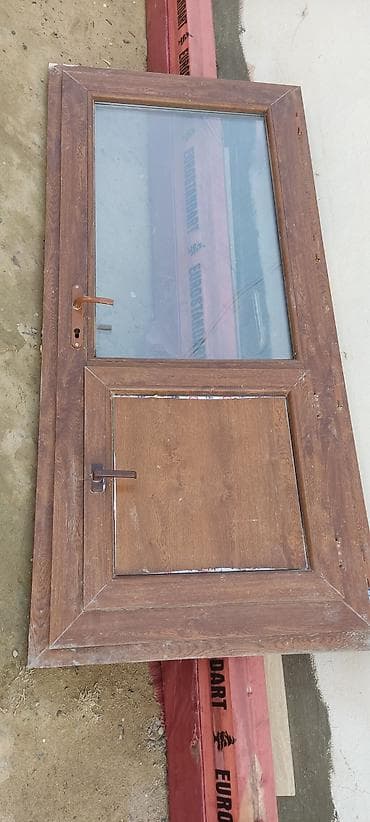 ikinci el qapi pencere: PVC giriş qapısı – şüşəli üst bölmə və alt hissəsi Qapılıdı — 1