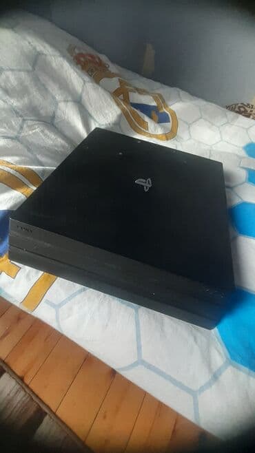 Mətbəx texnikası: PlayStation 4 Pro (PS4 Pro) oyun konsolu - Rəng: Qara, mat korpus - — 2