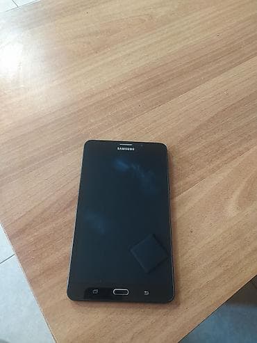 Samsung Galaxy Tab (7"-ə yaxın ekranlı kompakt model - Rəng: Qara -