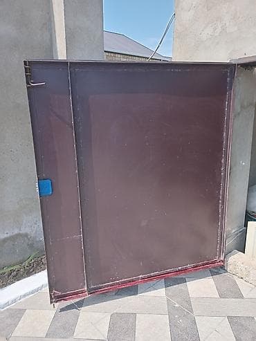 reşotka darvazalar: Darvaza qaraj qapisi Eni 2.50. Yerdən hundurluk 1.70di Material — 6