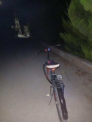 velosiped işlenmiş: STELS şəhər/komfort velosipedi - Rəng: qara-qırmızı - Çərçivə: aşağı — 1