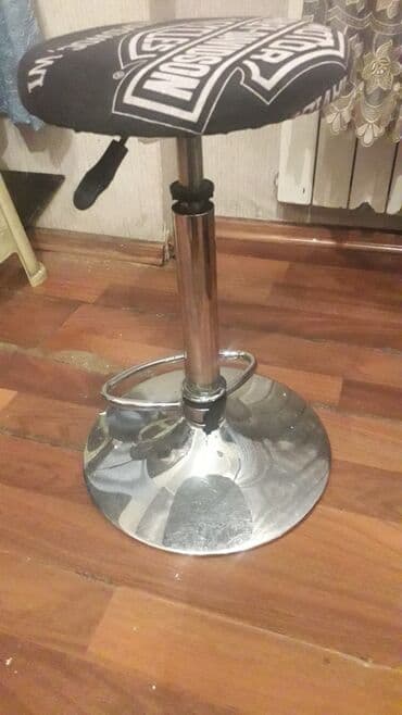 metbex oturacaqlari: Tənzimlənən bar taburesi - Qazlift mexanizmi ilə hündürlüyü — 1