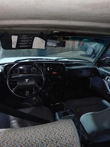 man sat: Model: Tofas (sedan) Kuzov: 4 qapılı, ağ rəng Sükan: solda Yanacaq — 9