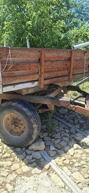 jac t8 ehtiyat hisseleri: Təsvir: - İkioxlu kənd təsərrüfatı qoşqusu (traktor üçün). - Metal — 8