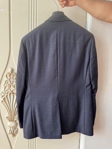 göy rəngli kişi cemperləri: Zingal Riche brendindən tünd göy rəngli kişi kostyumu. Kostyum iki — 8