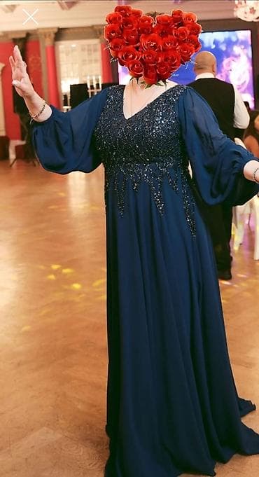 Qadın üçün zərif ziyafət geyimi - Rəng: tünd göy (navy) - Model — 1