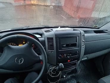 mercedes e klasa: Mercedes-Benz Sprinter yük furgonu – xüsusi bölməli yanlardan dondurma — 5