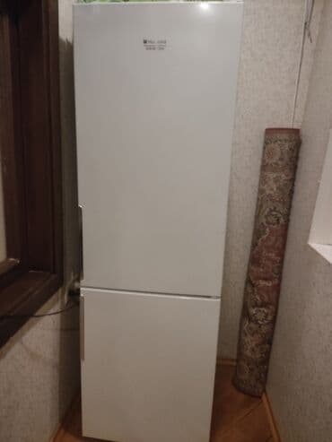 mətbəx tərəzisi: Hotpoint Ariston iki qapılı soyuducu - Rəng: ağ, minimalistik dizayn — 1