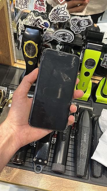apple iphone 11: IPhone 11, 64 GB, Qara, Face ID — 3