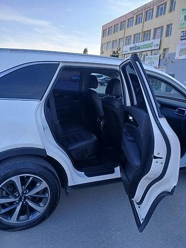 Nəqliyyat: Kia Sorento: 2 l | 2017 il Krossover — 4