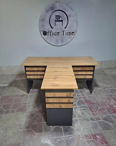 Yeni, İşçi üçün, Dördbucaq masa