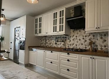 daewoo kombi: Ağ klassik üslubda mətbəx mebeli dəsti - Dizayn: Şpon/panel önlüklər — 2