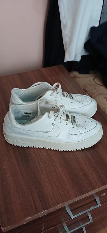 nike air jordan: Ayaqqabı Dəri 3 gün geyinilib təzədir razmeri 41 di. 60 az alınıb — 3