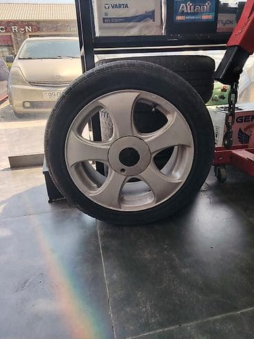 prius akumlyator: 5 çıxıntılı 16 tliq yüngül lehimli disk dəsti və şinlər Toyota pirus — 2