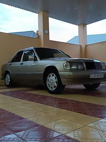 opel astra hecbek 2000: Mercedes-Benz 190: 2 l | 1989 il Sedan — 5