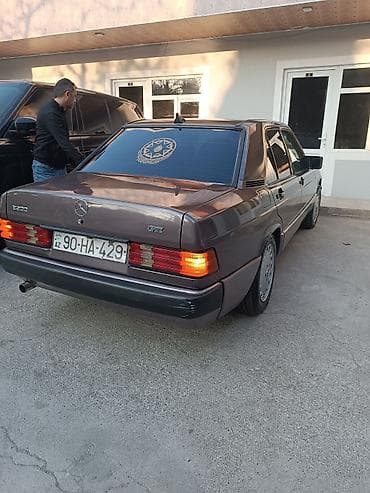 benzin baki: Mercedes-Benz 190: 2 l | 1991 il Sedan — 4