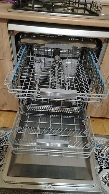 bakcell klass 11: Qab yuyan Midea.12 porselen . 4 aydir alinib. Qiymet 300 azn. Tecili — 3