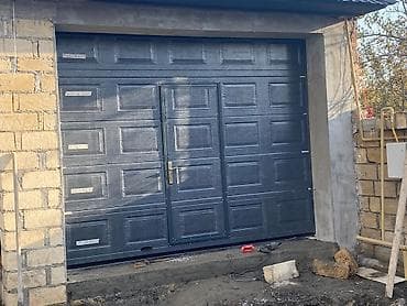 ev darvazalari: Qaraj darvazası, Seksional, Mexaniki, rəng - Qara, Qapı ilə, Kredit yoxdur — 1