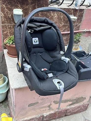 triko dest: Peg Perego Primo Viaggio SIP 30/30 uşaq avtomobil oturacağı və baza — 1