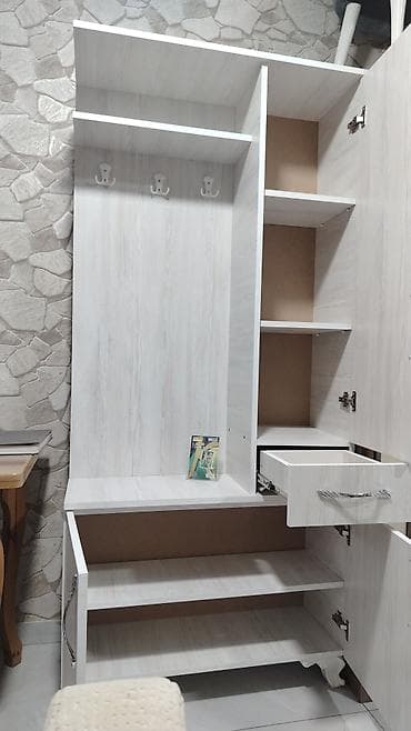 dəhliz dolab: Yeni, 2 qapılı, Güzgülü, Ağ, Digər material, Açılan, Düz dolab — 3