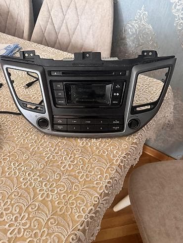 Hyundai ix35/Tucson üçün orijinal mərkəzi konsol multimedia/radio blok