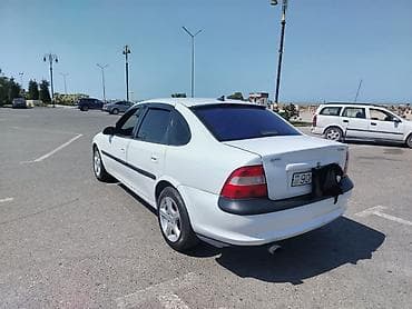 opel vektra b: Opel Vectra: 1.8 l | 1998 il Sedan — 1