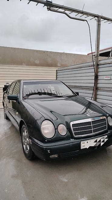 Mercedes-Benz E-Class: 2.2 l | 1997 il Sedan