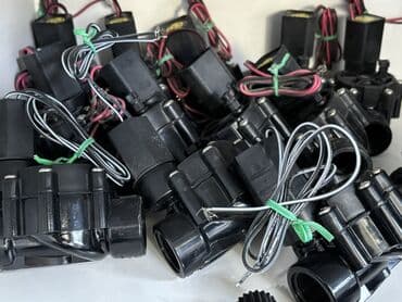 tikinti material: Qara rəngdə olan elektrik suvarma klapanı. Bu klapan suvarma — 3