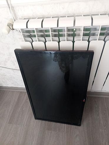 LED televizor ekranı/monitor - Təxminən 24–27 düym diaqonal, nazik — 1